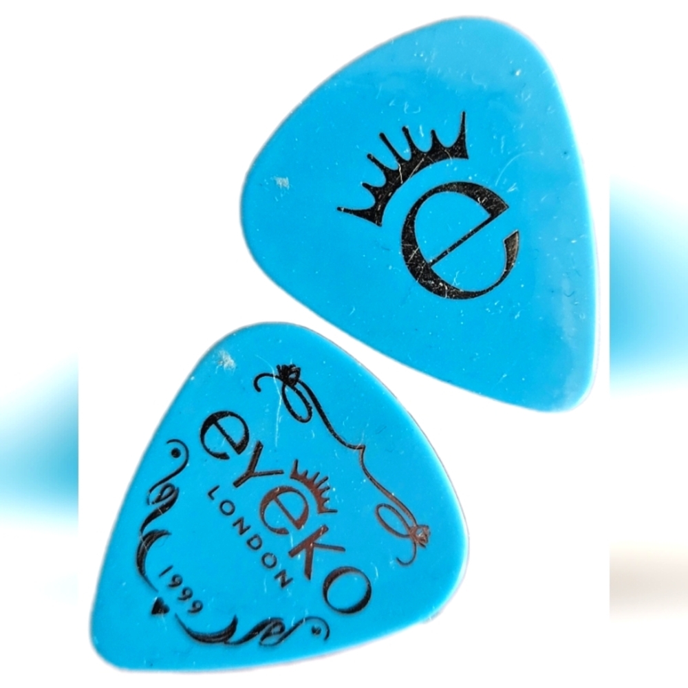 NWT 》2×《 HTF EYEKO LONDON GUITAR PICK LASH MASCARA APPLICATION SHIELDS!